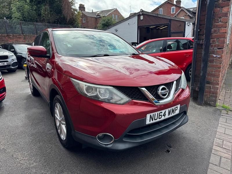 Red Used 2014 Nissan Qashqai Acenta SUV | £4,995 (Fair price) - Image 1/4