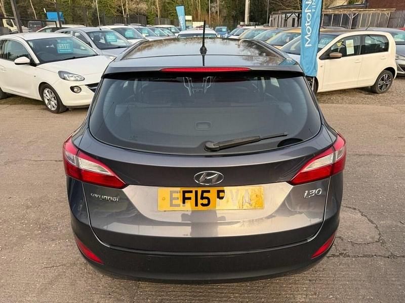 Used Hyundai i30 SE 110 HP (80 kW) 2015 Grey Estate