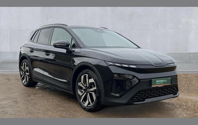 Black magic pearl effect Used 2025 Skoda Elroq SportLine SUV | £33,950 (Fair price) - Image 1/4
