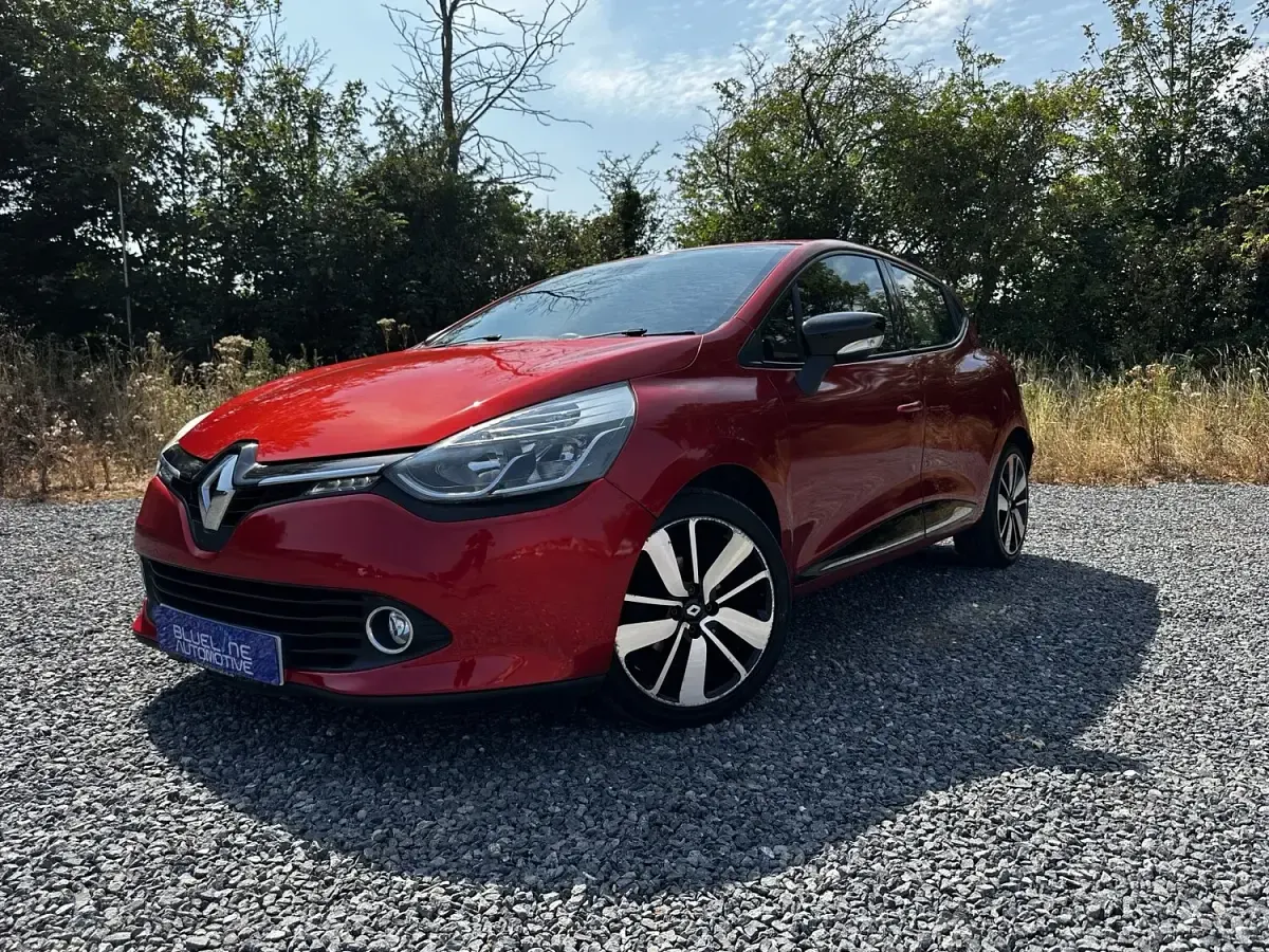 Used Renault Clio Dynamique 90 HP (66 kW) 2013 Red Hatchback