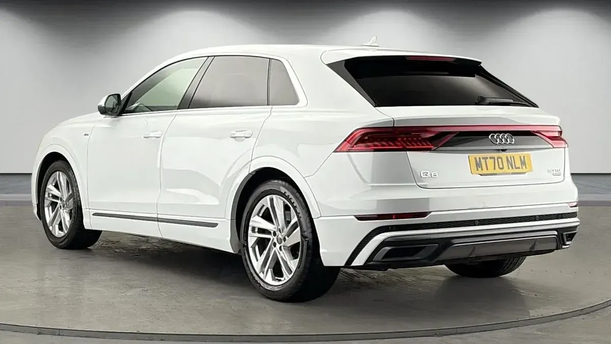 Used Audi Q8 S-Line 286 HP (210 kW) 2020 Glacier white SUV