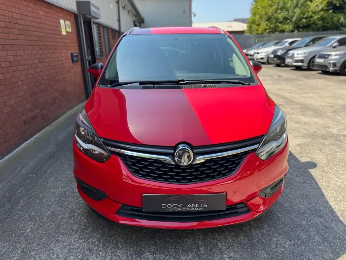 Used Vauxhall Zafira SRi 140 HP (102 kW) 2017 Red MPV