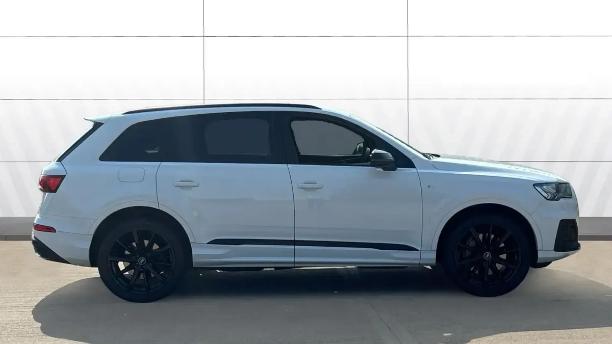 Used Audi Q7 Black Edition 286 HP (210 kW) 2021 White SUV