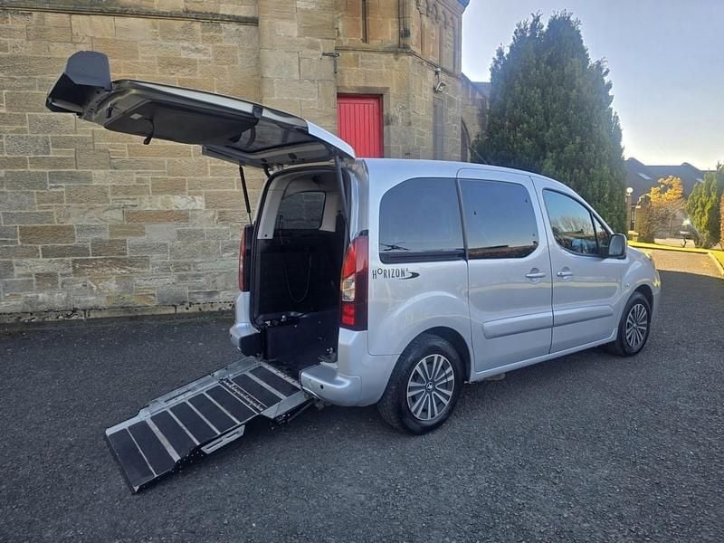Used Peugeot TePee S 2015 Silver MPV