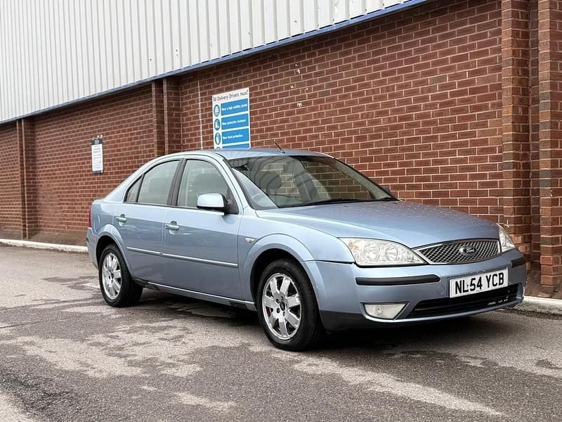 Used Ford Mondeo Zetec 2004 Blue Hatchback