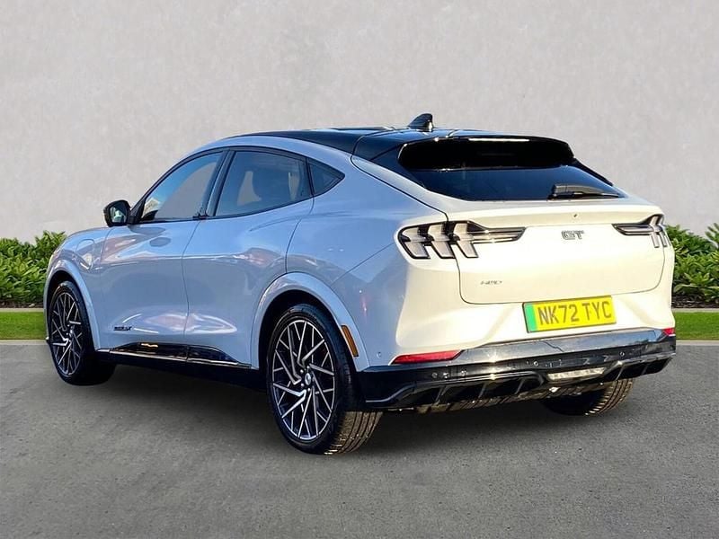 Used Ford Mustang GT 358 kW (487 HP) 2022 White Hatchback