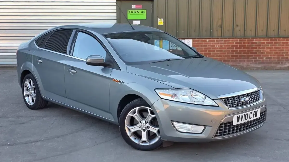 Usado Ford Mondeo Titanium 2010 Cinzento Citadino
