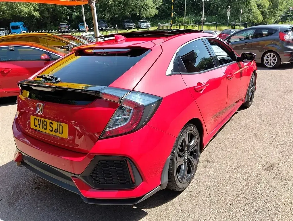 Used Honda Civic EX 120 HP (88 kW) 2018 Red Hatchback