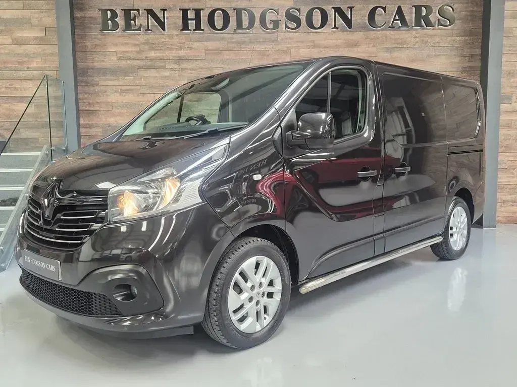 Used Renault Trafic 2018 Black MPV