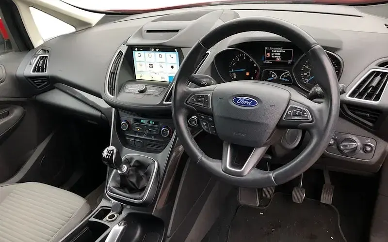 Used Ford C-MAX Titanium 101 HP (74 kW) 2019 Red MPV