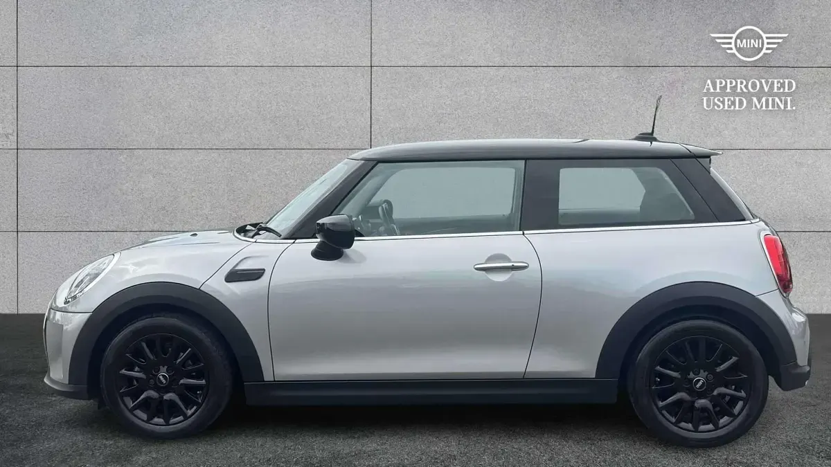 Used Mini Cooper Classic 136 HP (100 kW) 2024 Silver Hatchback