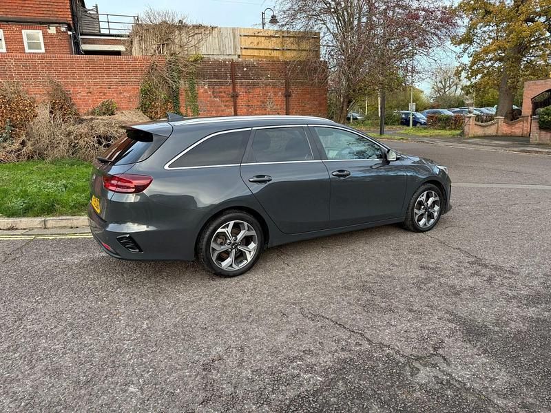 Used Kia Ceed Sportswagon 114 HP (83 kW) 2019 Grey Estate