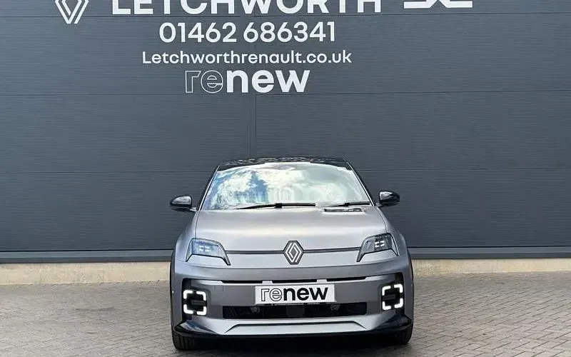 Used Renault 5 E-Tech Komfort 110 kW (150 HP) 2026 Black Hatchback