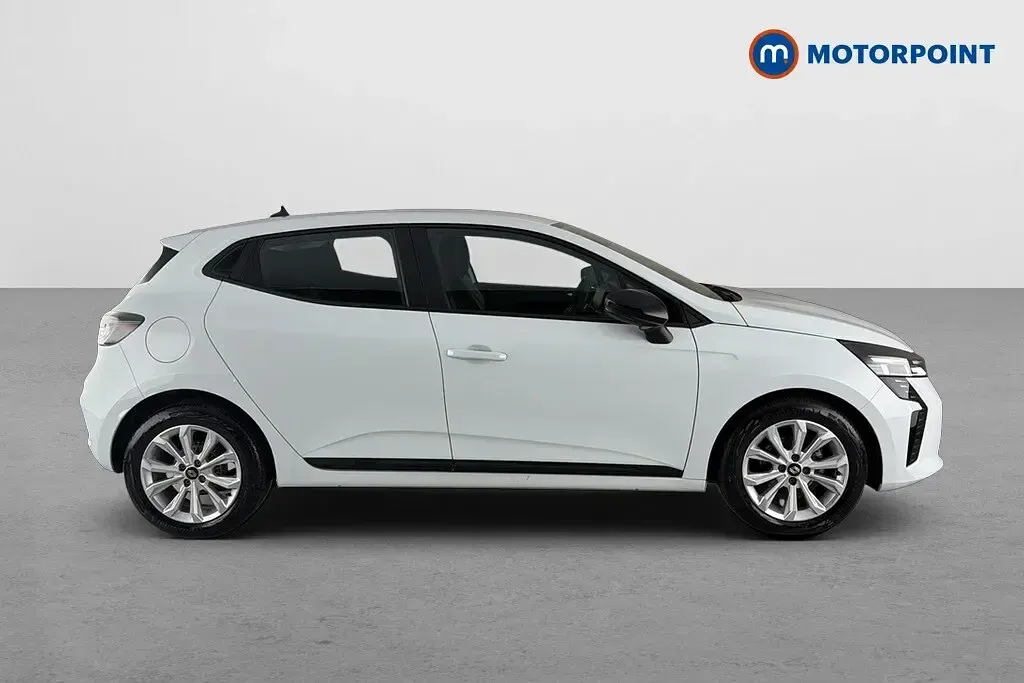 Used Renault Clio Evolution 90 HP (66 kW) 2024 White Hatchback