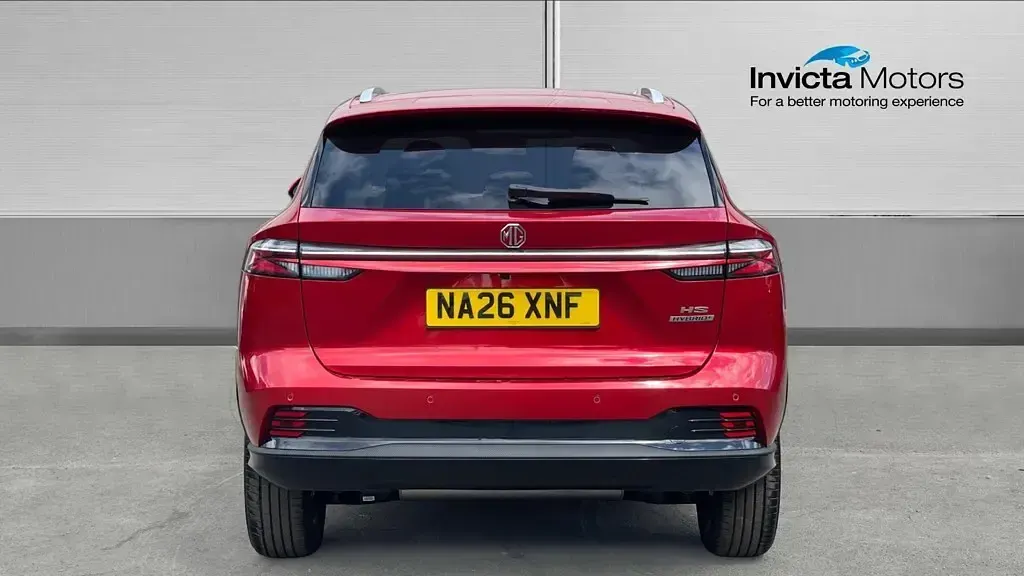 New MG HS SE 2026 Red SUV