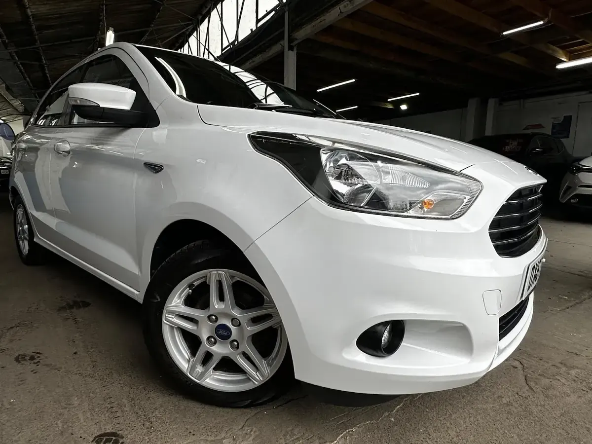 Used Ford Ka Plus Zetec 70 HP (51 kW) 2017 White Hatchback