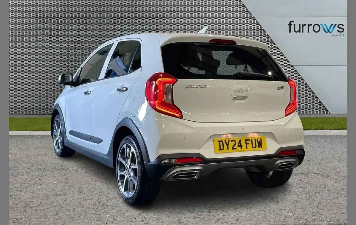 Used Kia Picanto X-Line 65 HP (47 kW) 2024 White Hatchback