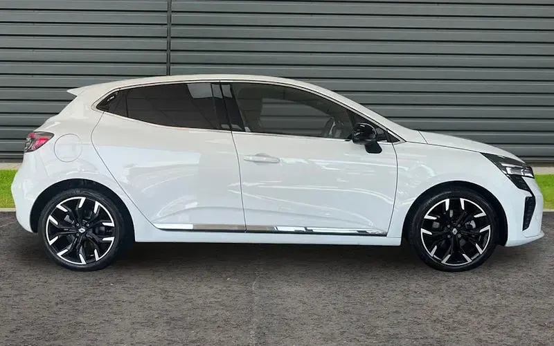 Used Renault Clio Techno 143 HP (105 kW) 2025 Hatchback