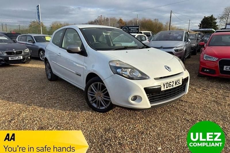 White Used 2012 Renault Clio IV Dynamique Hatchback | £2,495 (Super price) - Image 1/1