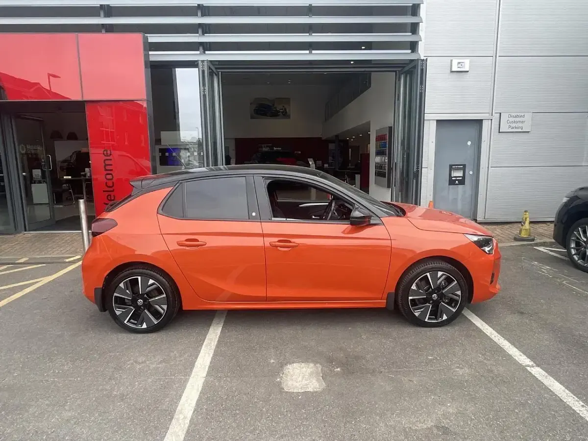 Used Vauxhall Corsa-e SRi 98 kW (134 HP) 2022 Orange Hatchback
