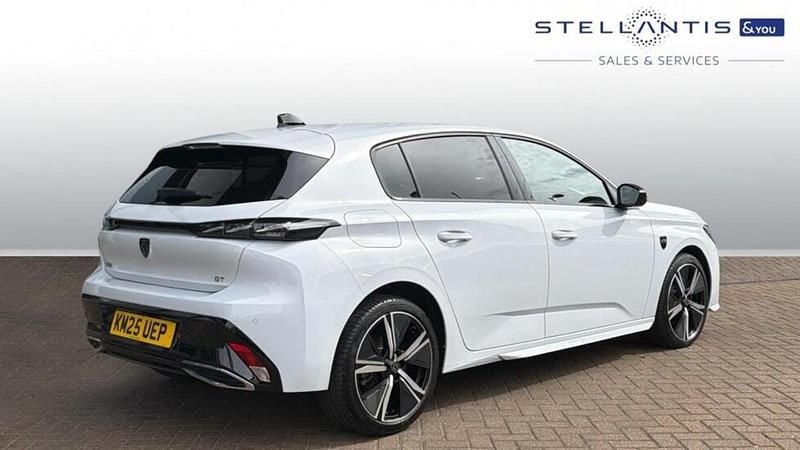 Second-hand Peugeot 308 GT 134 CP (98 kW) 2025 Alb Hatchback