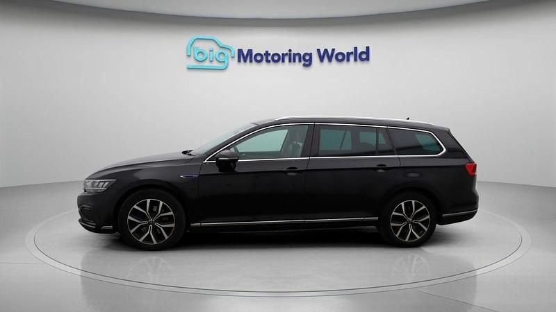 Used VW Passat GTE 215 HP (158 kW) 2021 Black Estate