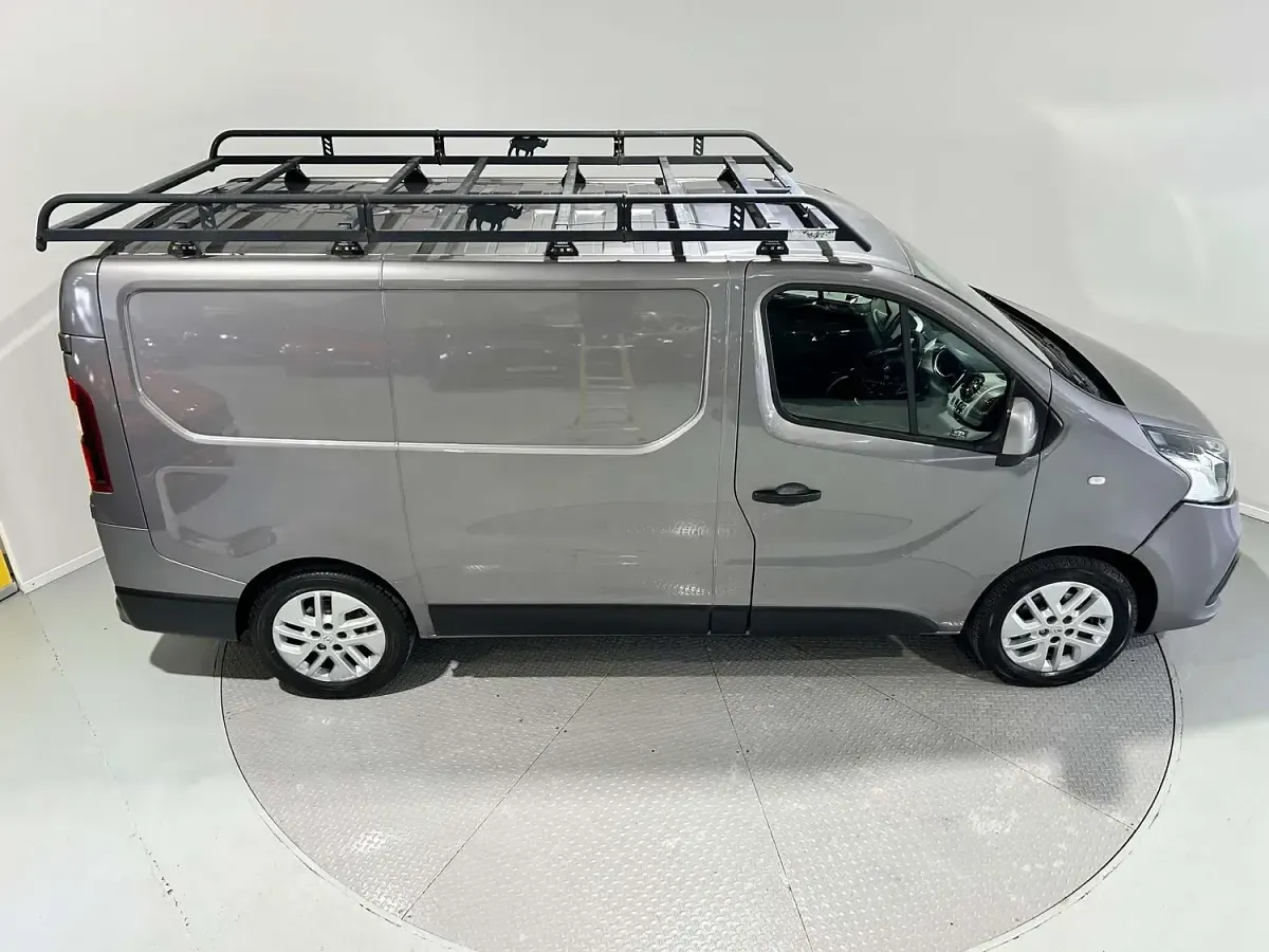 Used Renault Trafic 2014 Grey MPV