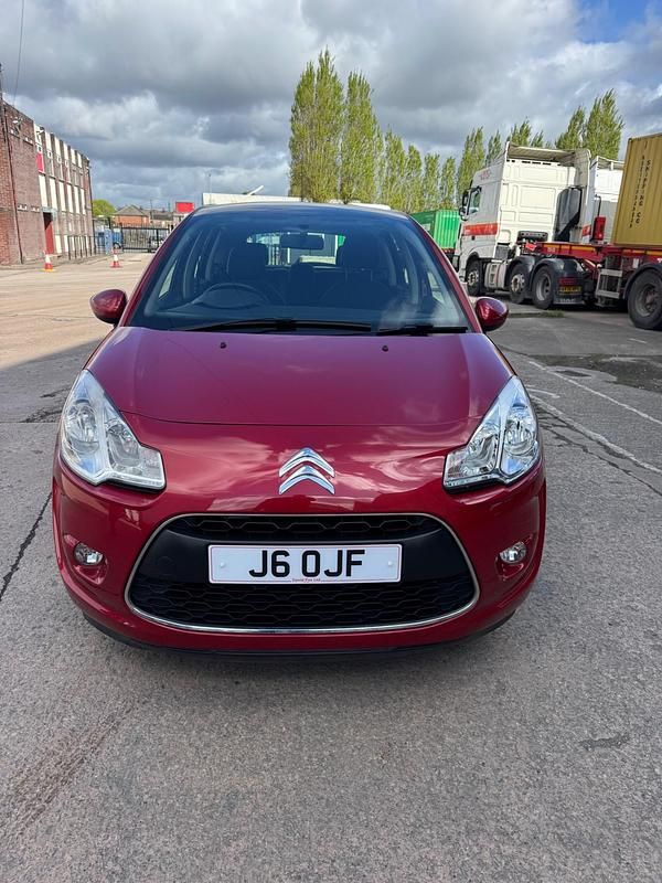 Used Citroën C3 VTR Sport 70 HP (51 kW) 2012 Red Hatchback