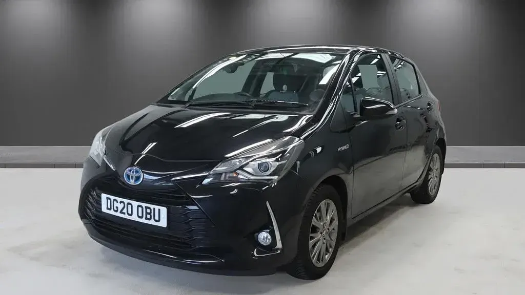 Used Toyota Yaris 100 HP (73 kW) 2020 Black Hatchback