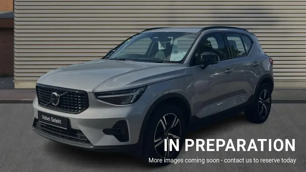 Used Volvo XC40 Plus 163 HP (119 kW) 2023 Silver SUV