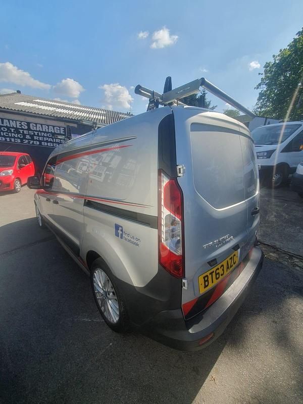 Usado Ford Transit Connect 95 HP (69 kW) 2014 Prateado Monovolume