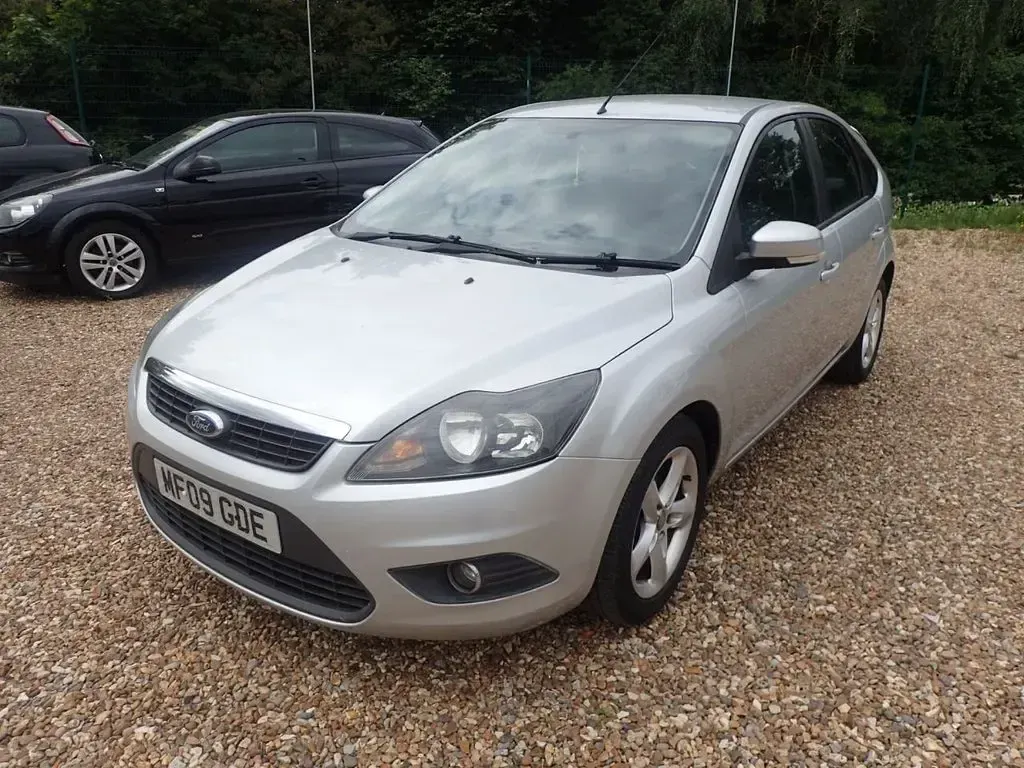 Used Ford Focus Zetec 99 HP (72 kW) 2009 Silver Hatchback