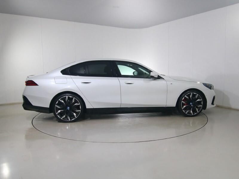 Used BMW i5 M Sport 250 kW (340 HP) 2024 White Sedan