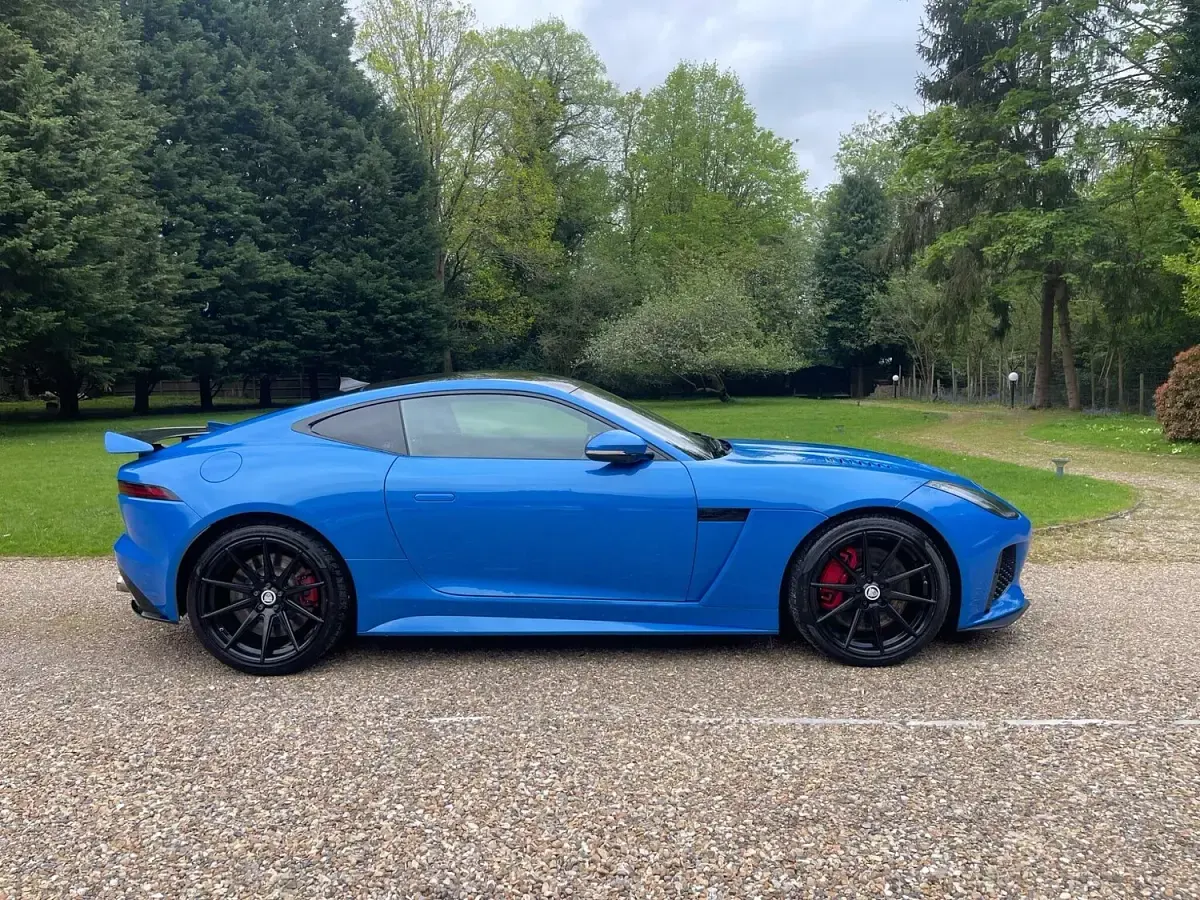 Used Jaguar F-Type SVR 575 HP (422 kW) 2017 Blue Coupe