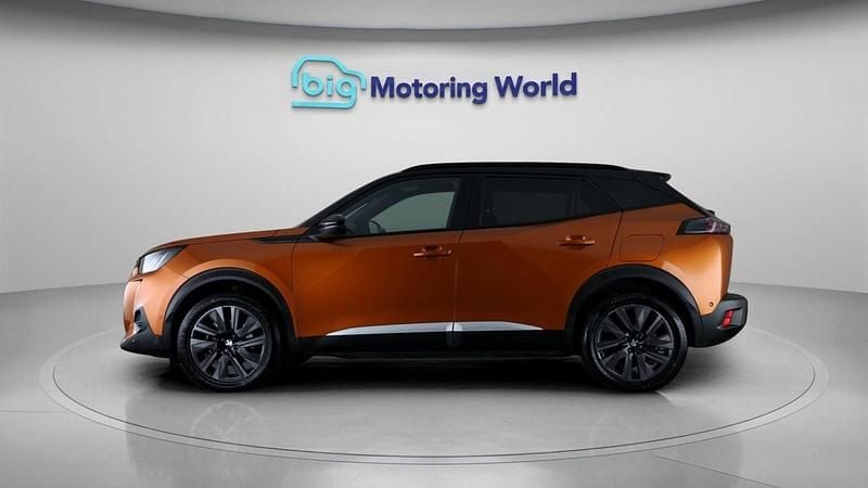 Used Peugeot e-2008 Premium 98 kW (134 HP) 2022 Orange SUV