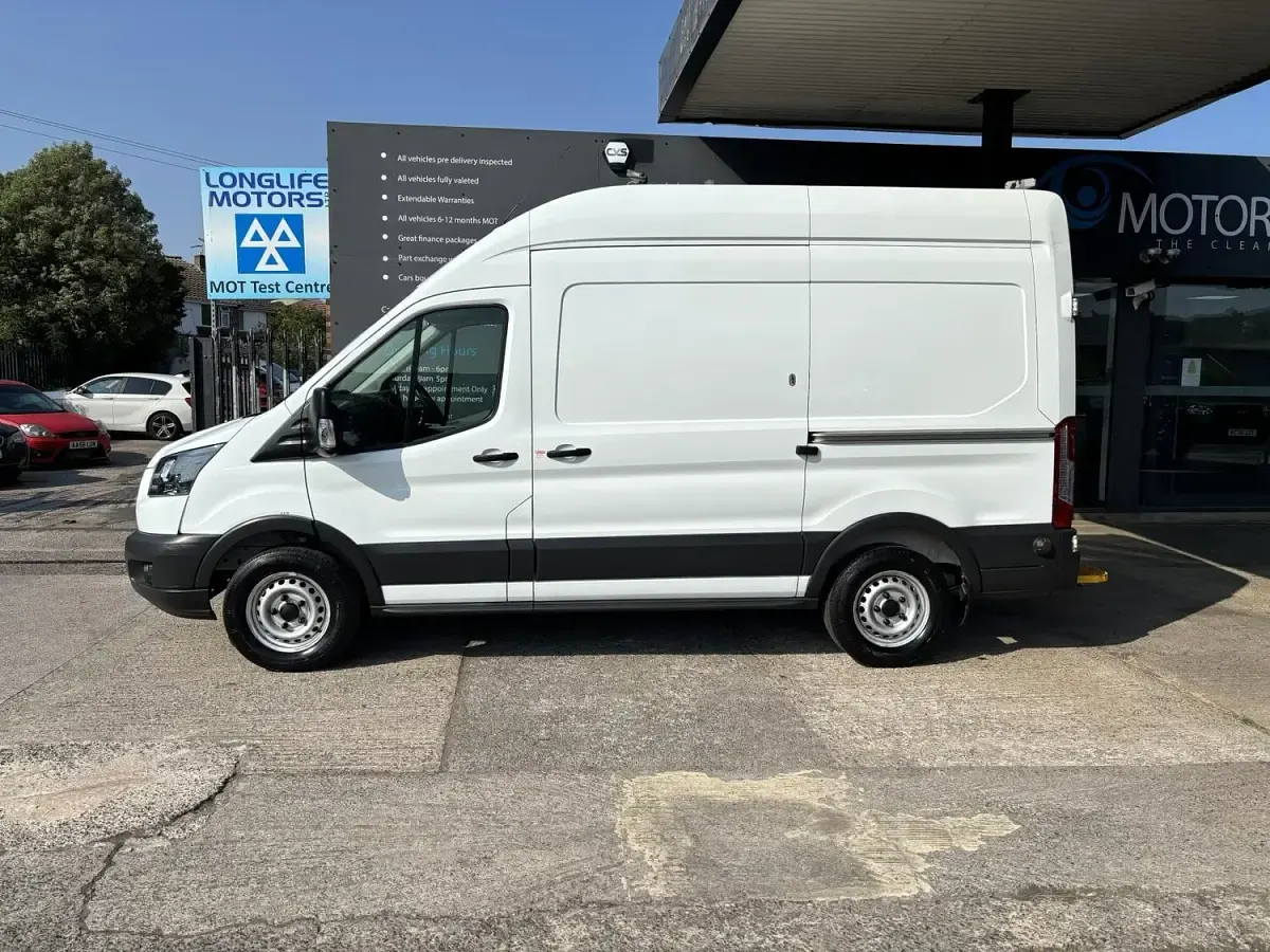 Used Ford Transit 130 HP (95 kW) 2018 White Van