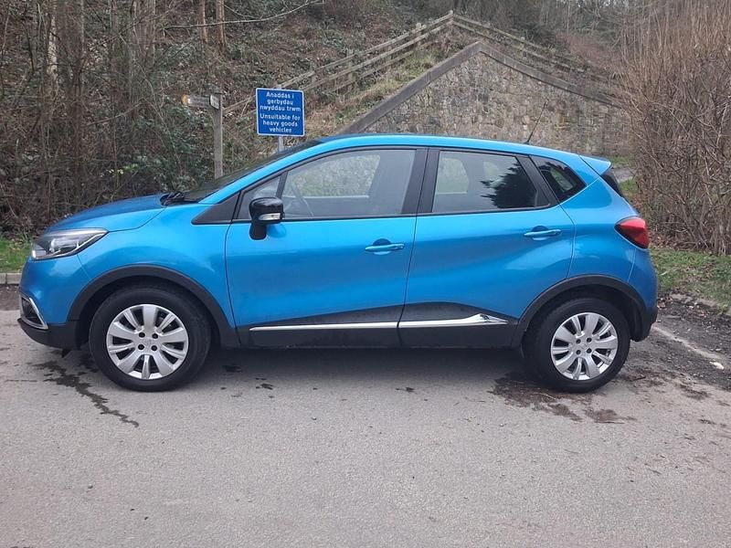 Usado Renault Captur Expression+ 90 HP (66 kW) 2015 Azul SUV