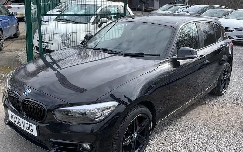 Used BMW 118 Sport Line 150 HP (110 kW) 2015 Hatchback