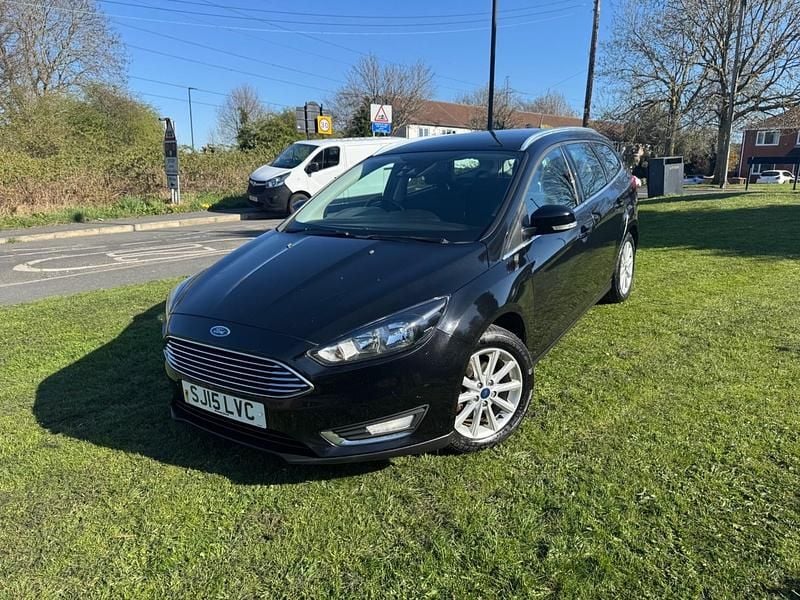 Black Used 2015 Ford Focus Titanium Estate | £4,599 (Good price) - Image 1/4