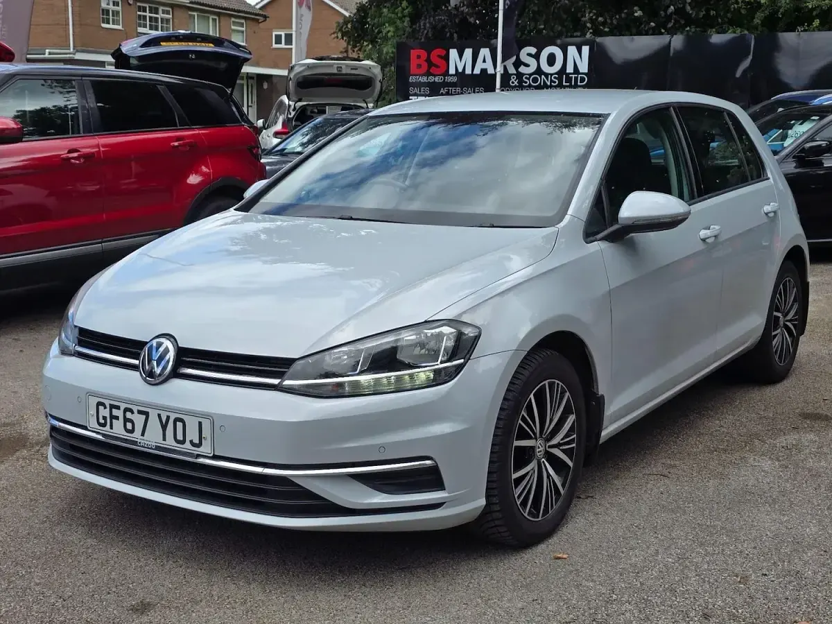 Used VW Golf VII SE 115 HP (84 kW) 2017 Silver Hatchback
