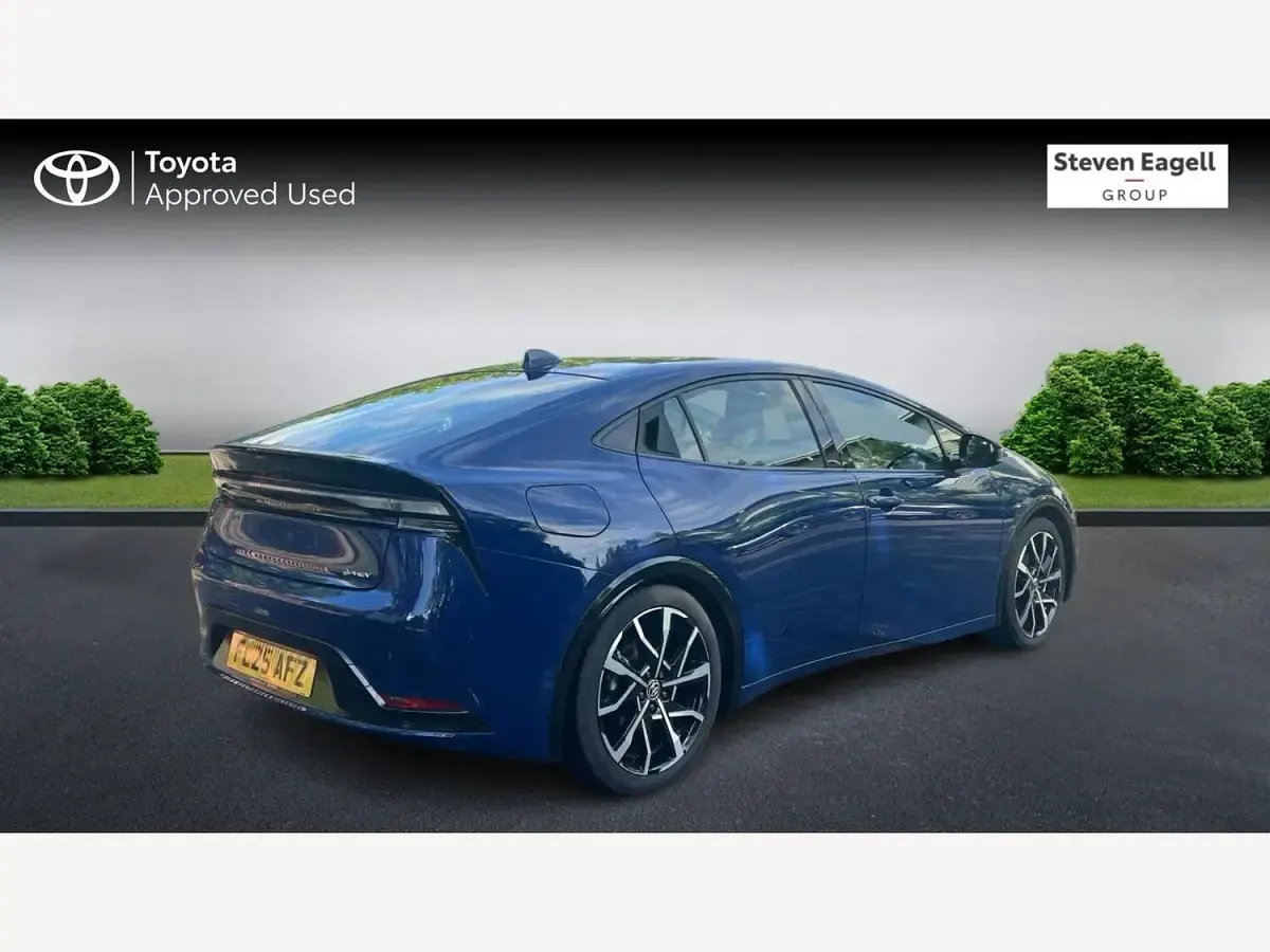 Used Toyota Prius 2025 Blue Hatchback