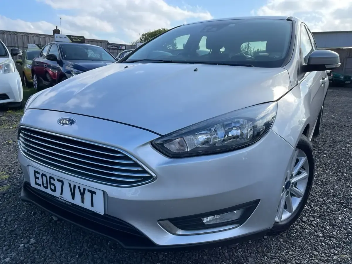 Używany Ford Focus Titanium 125 KM (91 kW) 2017 Srebrny Hatchback