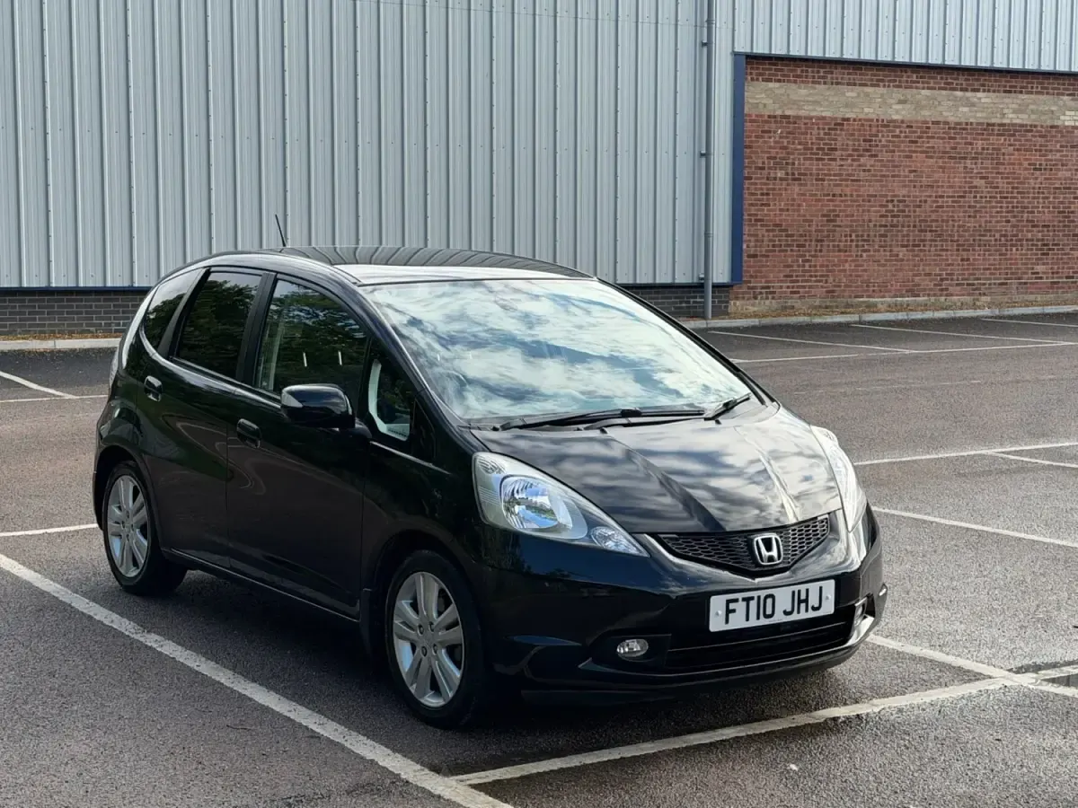 Używany Honda Jazz EX 100 KM (73 kW) 2010 Czarny Hatchback