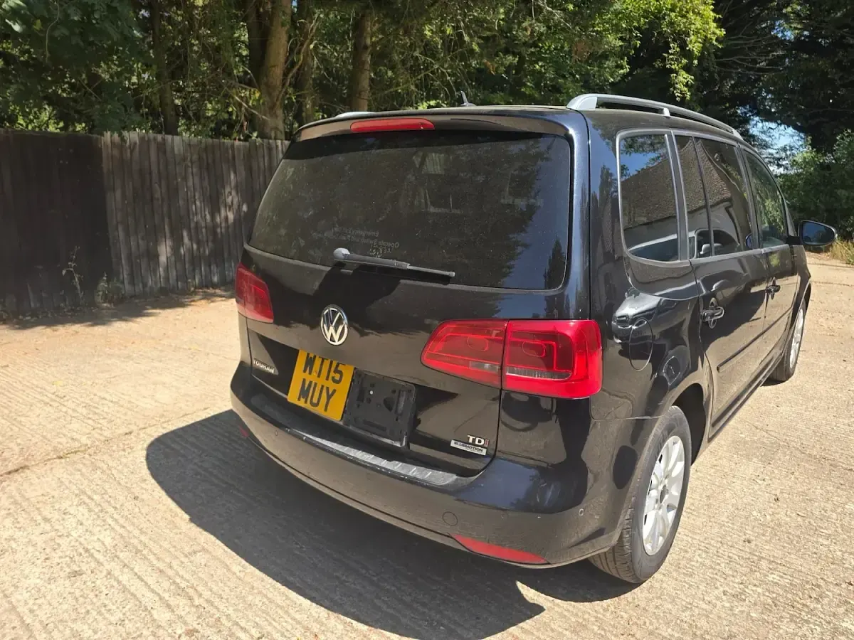 Used VW Touran SE 105 HP (77 kW) 2015 Black MPV