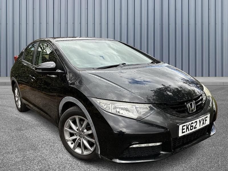 Begagnad Honda Civic SE 2013 Svart Halvkombi