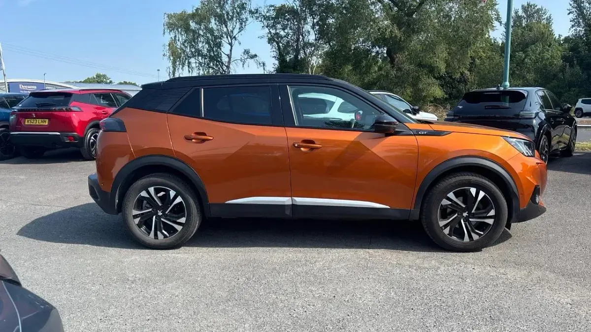 Used Peugeot 2008 GT 129 HP (94 kW) 2021 Orange SUV