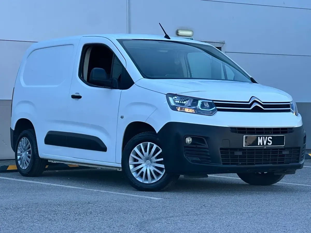 Used Citroën Berlingo 75 HP (55 kW) 2019 White MPV