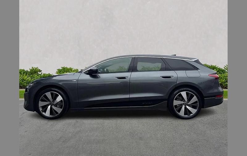 Usado Audi e-tron S-Line 269 kW (367 HP) 2025 Cinzento SUV