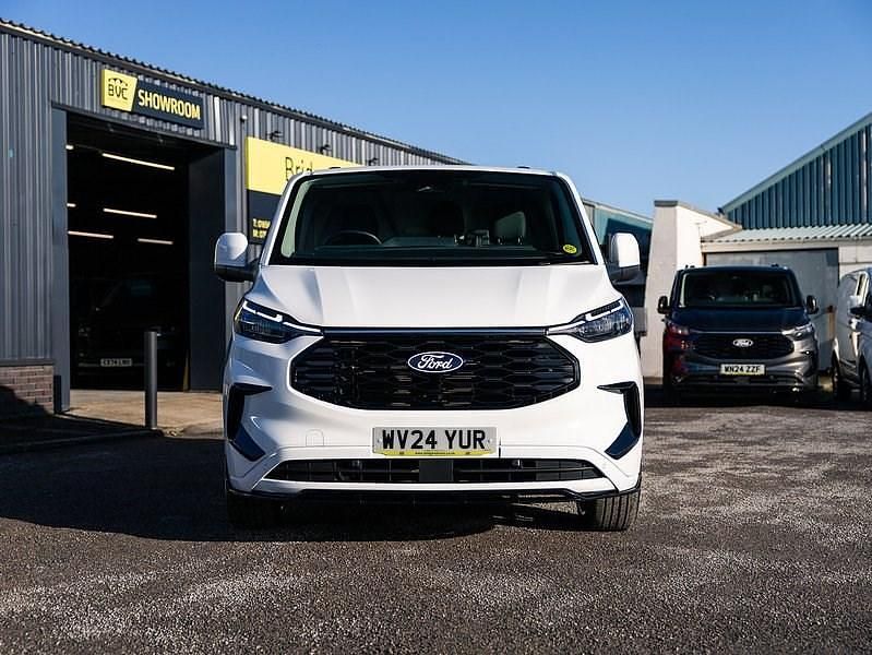 Used Ford Transit Custom Limited 136 HP (100 kW) 2024 White Van