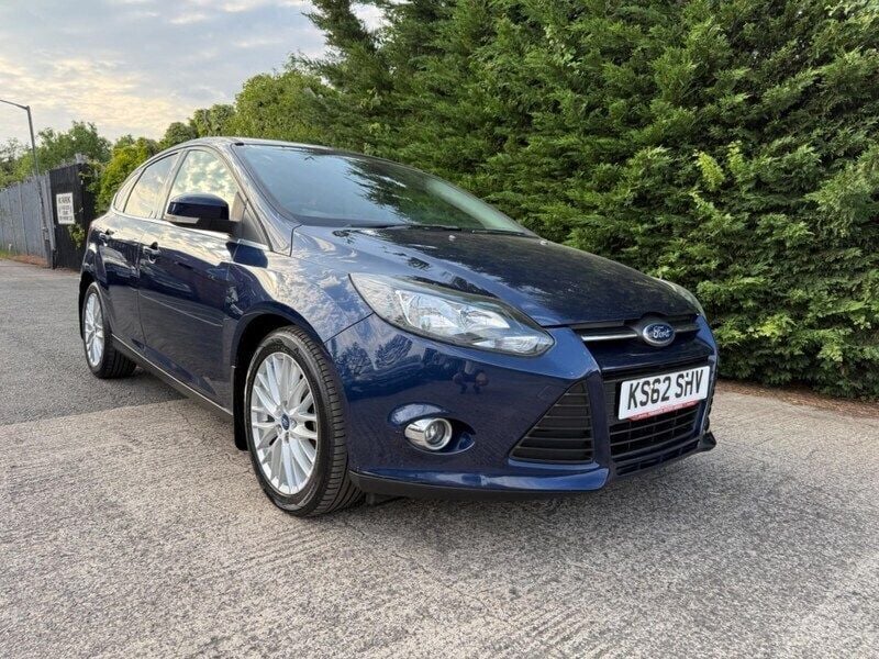 Blue Used 2013 Ford Focus Zetec Hatchback | £2,495 (Fair price) - Image 1/4